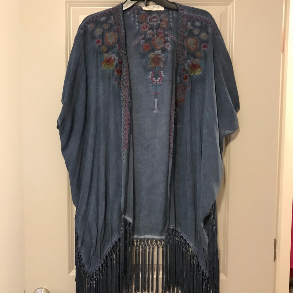 Beautiful embroidered Floral CoverUp/Kimono